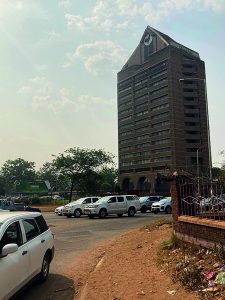 ZANU-PFs partihögkvarter i Harare i korsningen Samora Machel/Rotten Row. 